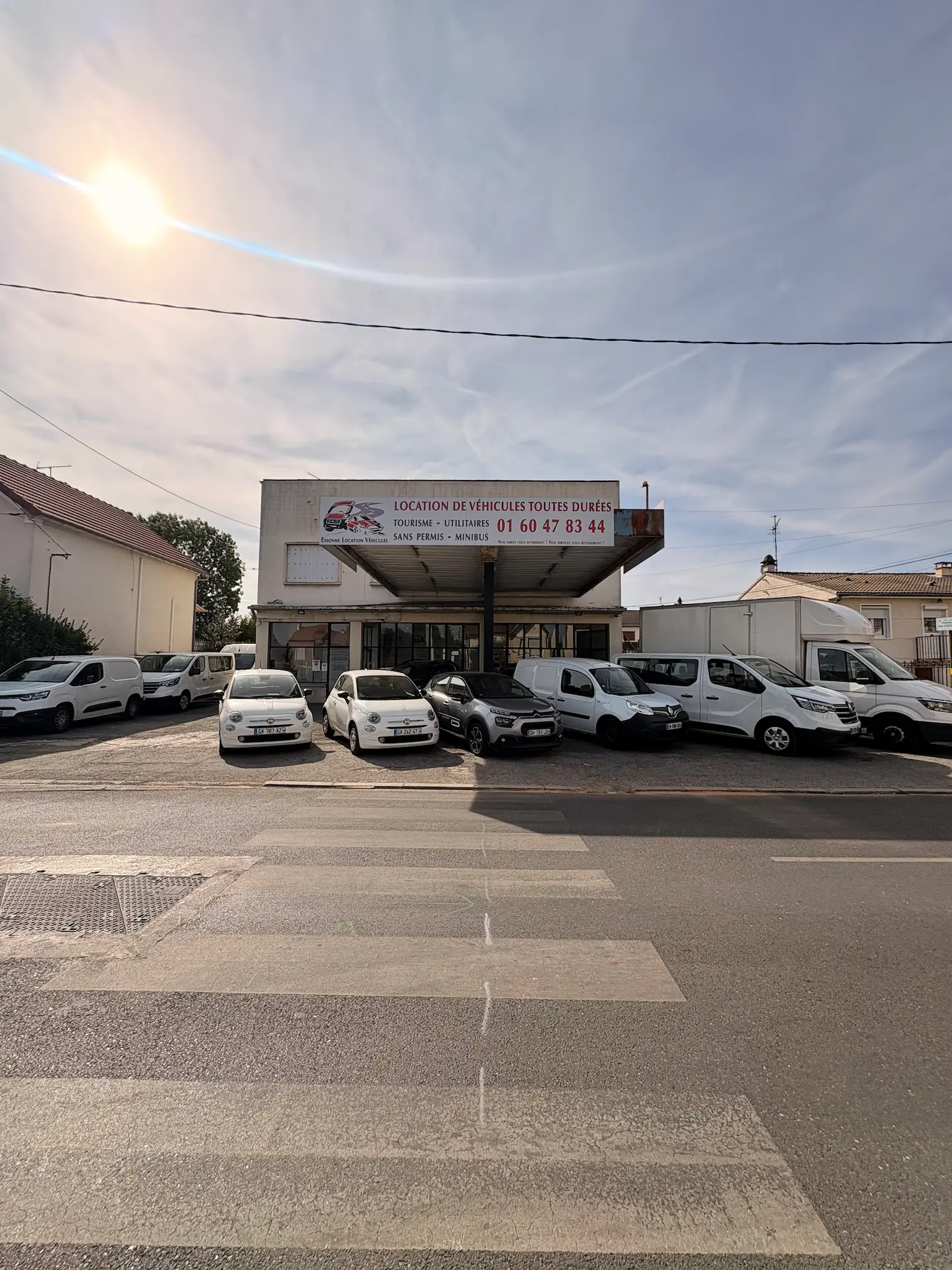 Facade de l agence Essonne Location a Viry-Chatillon