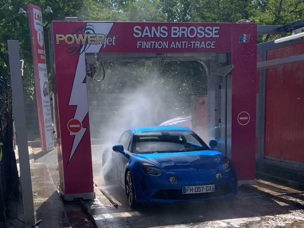 Lavage bas de caisse et jantes