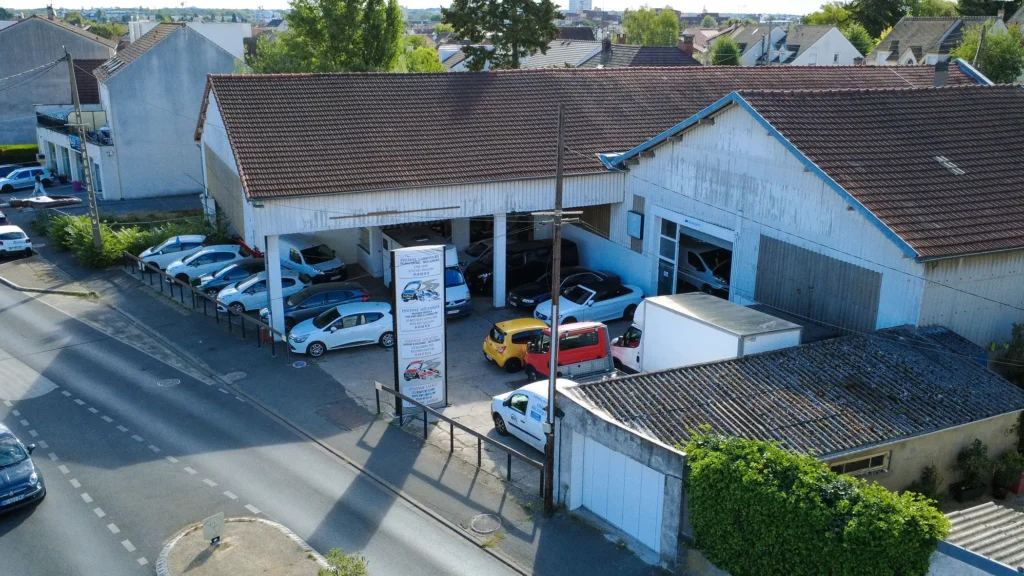 Travaux de peinture automobile en cabine, Essonne Carrosserie